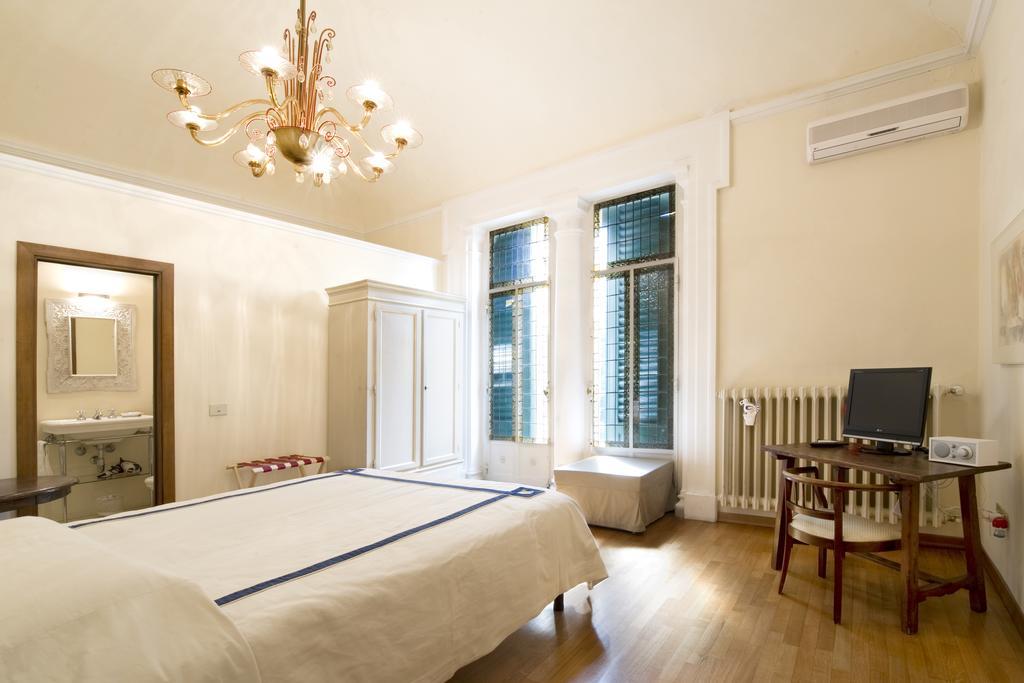 Soggiorno Rondinelli Florenz Zimmer foto